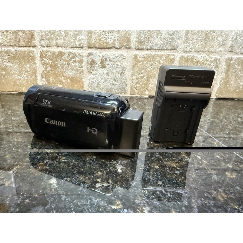 Canon VIXIA HF R600 Video Camcorder Camera Full HD 57x Zoom CMOS